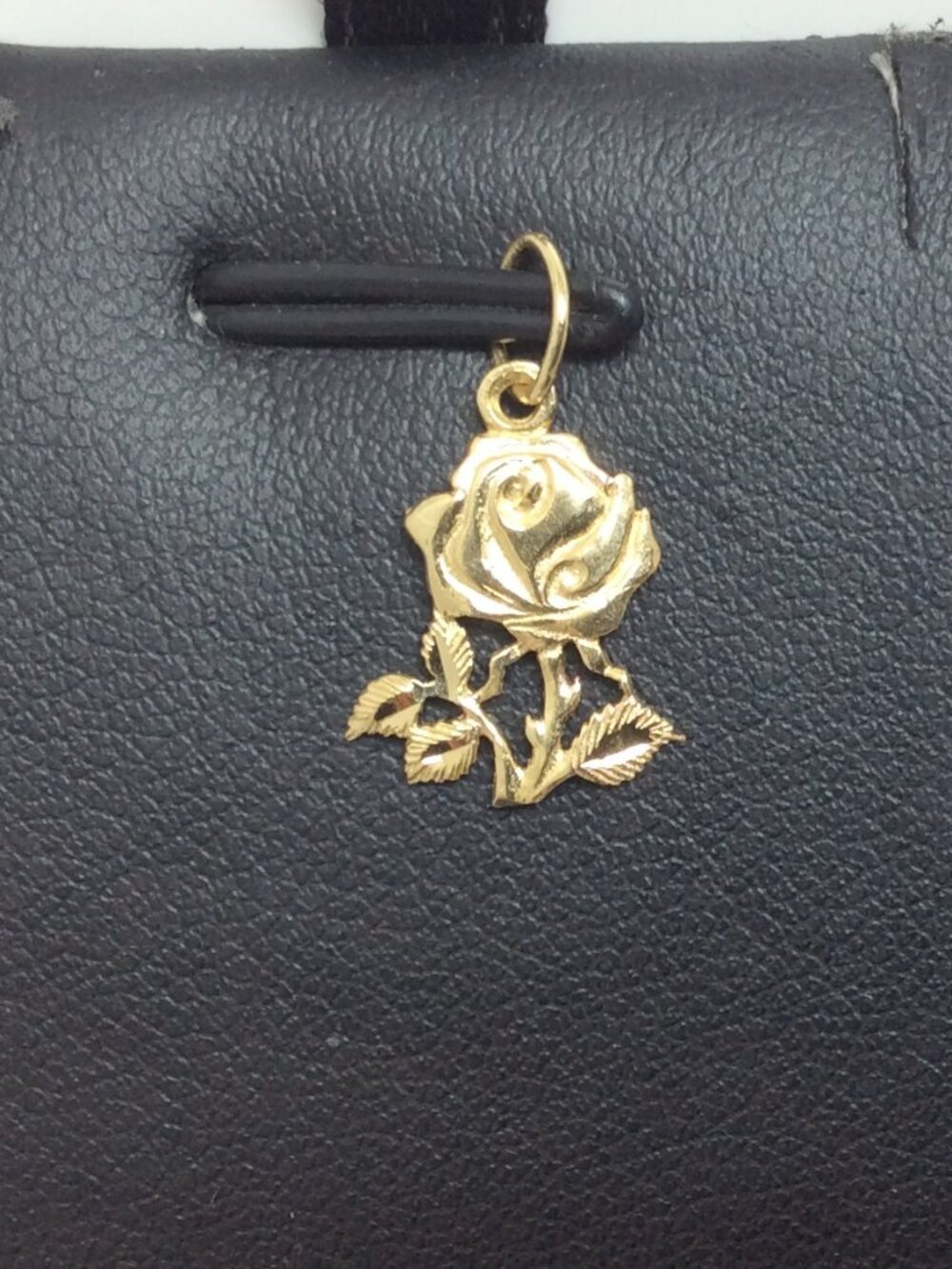 14K REAL  YELLOW GOLD ROSE FLOWER CHARM PENDANT .50GR